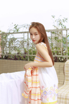 一件一件的剥掉她的衣服